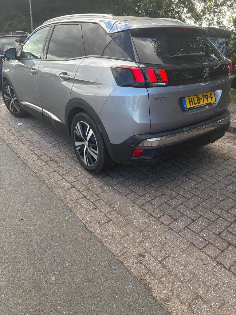 Peugeot 3008 1.2 Puretech 130pk S&S GT 2019 Grijs, 1199 cc, USB, Leder en Stof, 690 kg