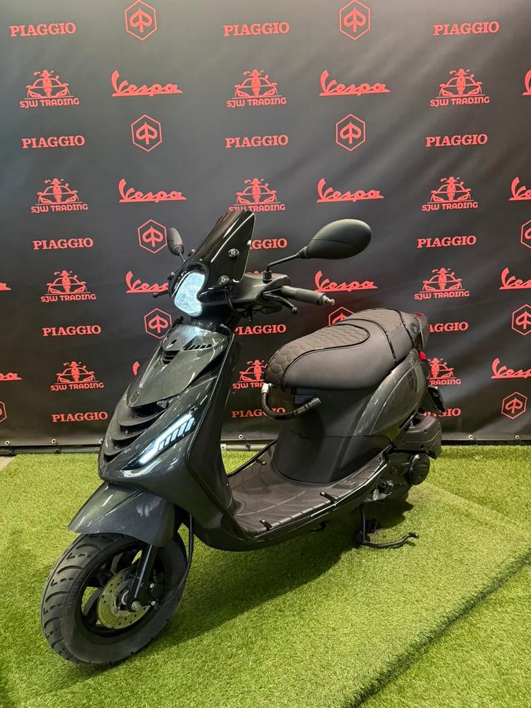 Piaggio Zip 2020 Brom! SP Psychedelic / RS Zadel / Garantie!, Zip, Ophalen of Verzenden, Benzine