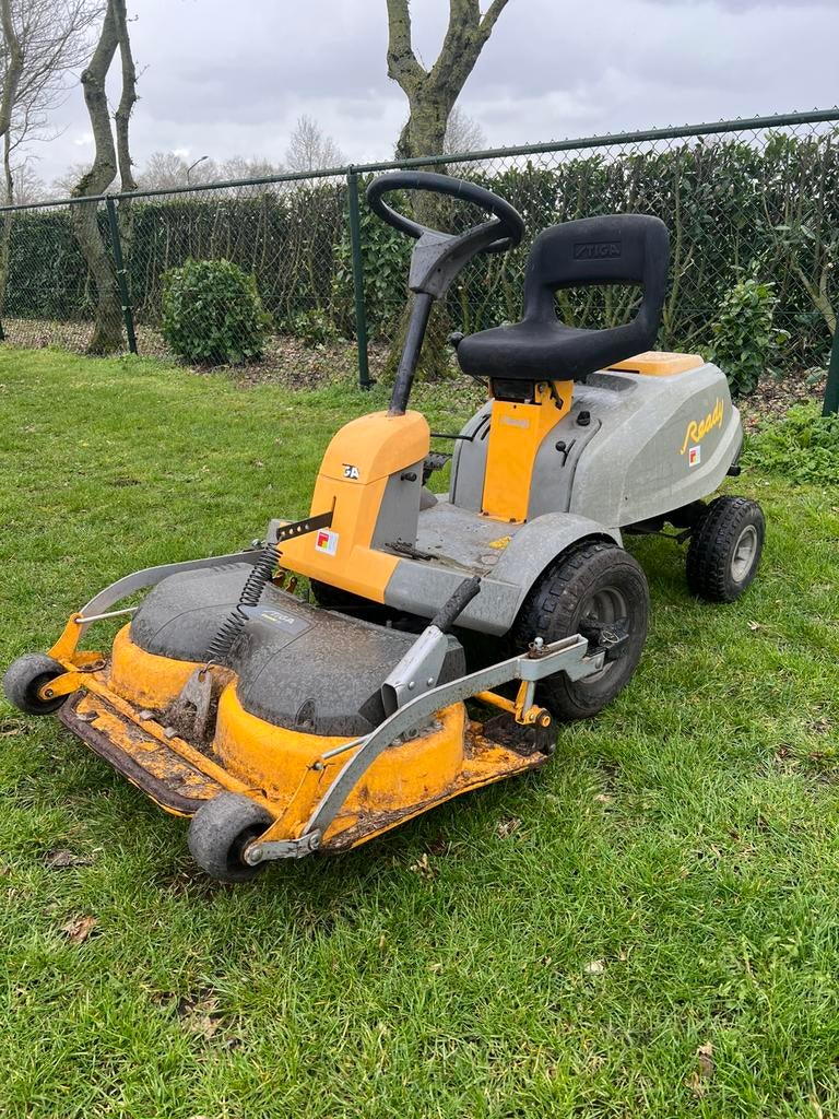 Zoals ingeruild: Stiga Ready frontmaaier zitmaaier 10,5pk, Ophalen, Gebruikt, Stiga, Zweden