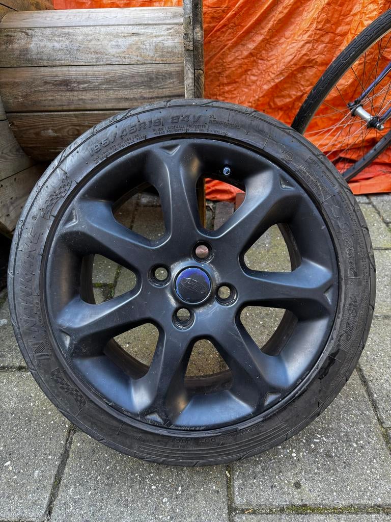 Ford Fiesta reserve velgenset - 195/45R16 84V Nankang, Auto-onderdelen, Banden en Velgen, Ophalen, Gebruikt, 16 inch, Banden en Velgen