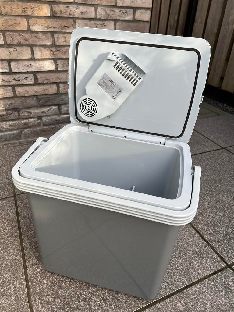 Koelbox/Warmhoudbox 230V/12V - Ideaal voor onderweg, Caravans en Kamperen, Koelboxen, Ophalen, Zo goed als nieuw, Koelbox, Elektrisch