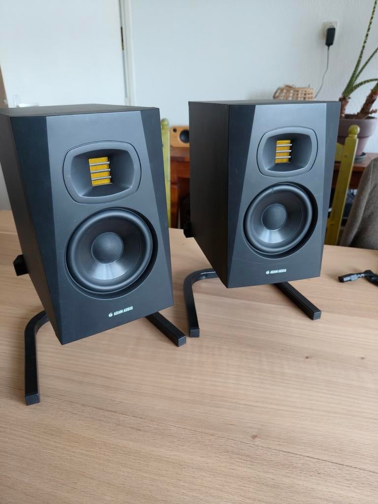 Adam Audio T5V studio monitoren inclusief stands, Overige merken, Gebruikt, Ophalen of Verzenden, 60 tot 120 watt