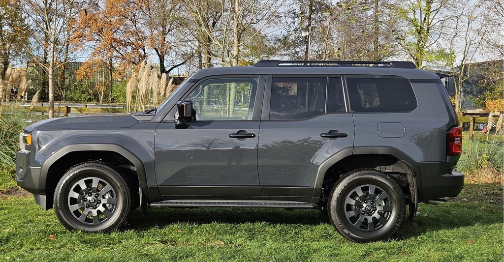 Toyota Land Cruiser 250 2.8 D-4D Executive GRIJS KENTEKEN, Gebruikt, 4 cilinders, Bedrijf, Diesel