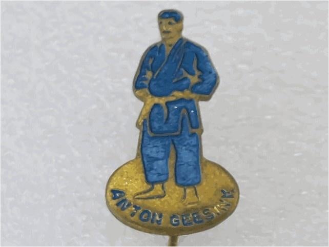 SP2057 Speldje Anton Geesink blauw, Verzamelen, Ophalen of Verzenden, Gebruikt, Overige onderwerpen