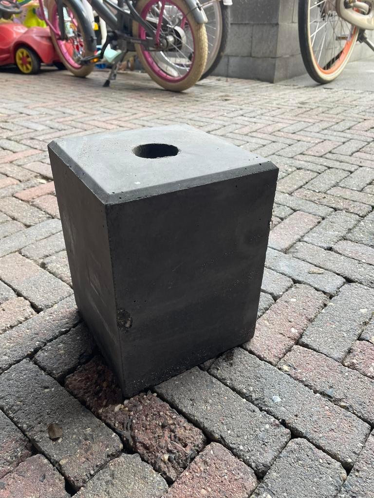 Betonpoer, Tuin en Terras, Ophalen of Verzenden, Zo goed als nieuw