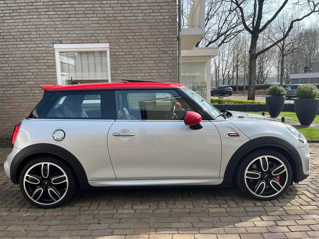 Mini JCW 231PK Uniek 31000 KM NL Auto in Nieuwstaat, Auto's, Mini, Particulier, John Cooper Works, ABS, Achteruitrijcamera, Airbags