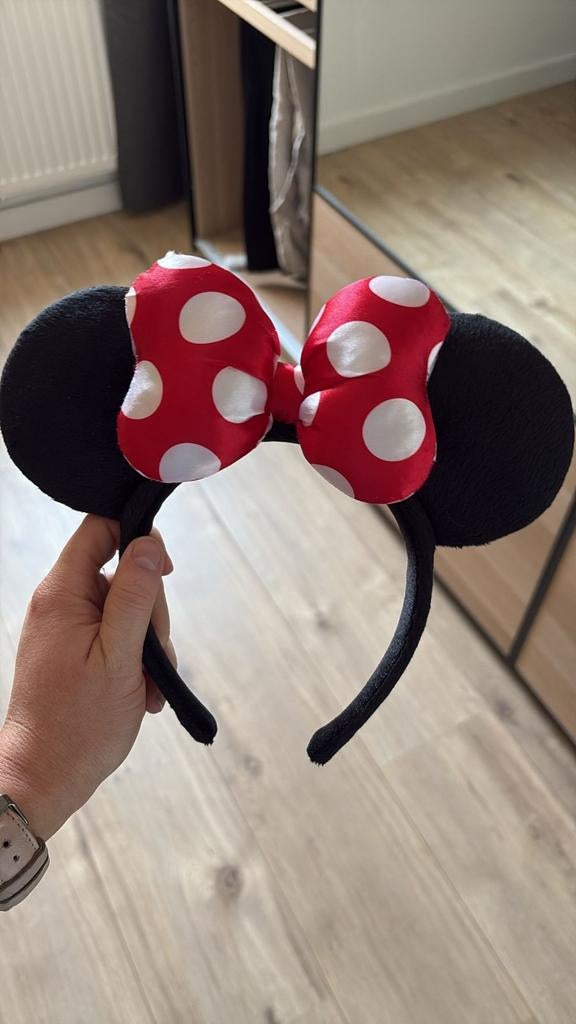 Mickey oortjes, Ophalen