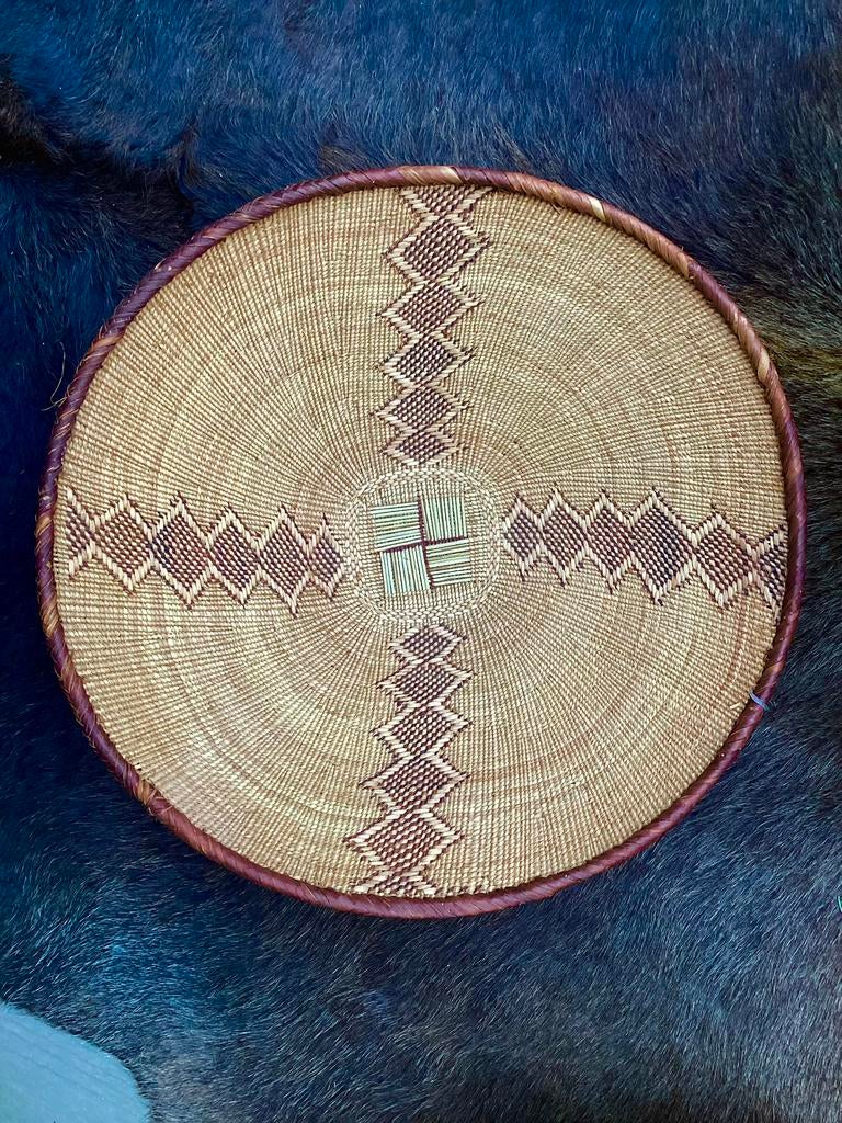 Prachtige unieke originele Tonga mand ong 45cm handgemaakt, Huis en Inrichting, Woonaccessoires | Schalen en Manden, Overige materialen