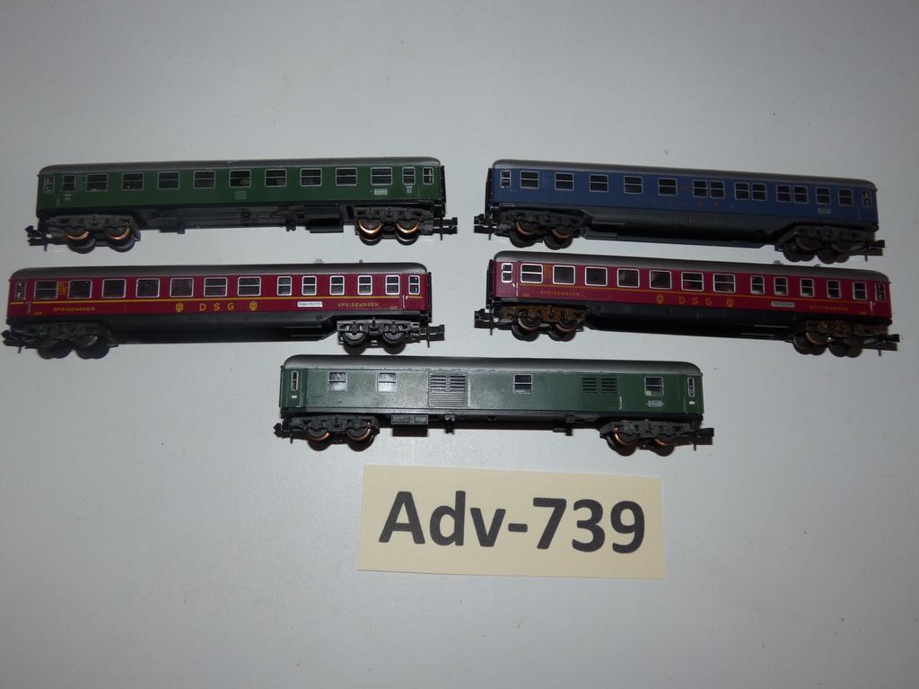 Adv-739 N Spoor Sneltreinwagons 3009/10/11/12 Minitrix, Gebruikt, Gelijkstroom, Trix, Wagon