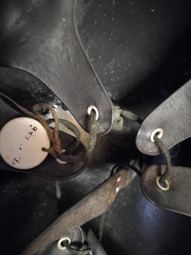 Zwitserse leger helm op naam pre WW2 met cammo overtrek, Ophalen of Verzenden