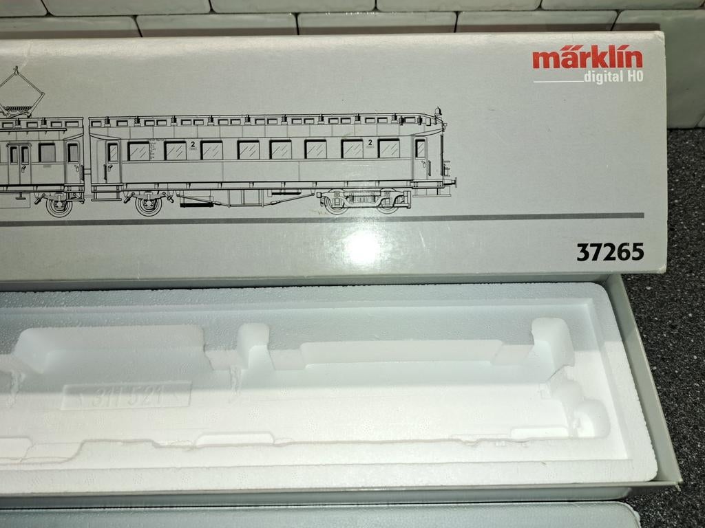 37265 marklin lege lok doos, Hobby en Vrije tijd, Modeltreinen | H0, Wisselstroom, Locomotief, Ophalen of Verzenden, Zo goed als nieuw