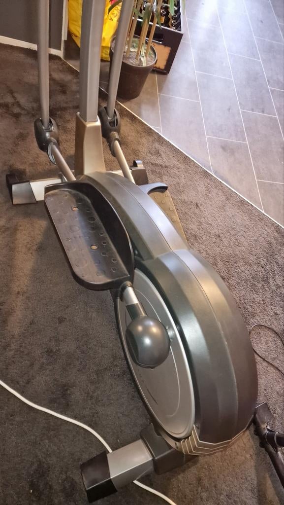 Hometrainer in goede staat - Ideaal voor thuistraining, Ophalen, Zo goed als nieuw, Benen, Hometrainer