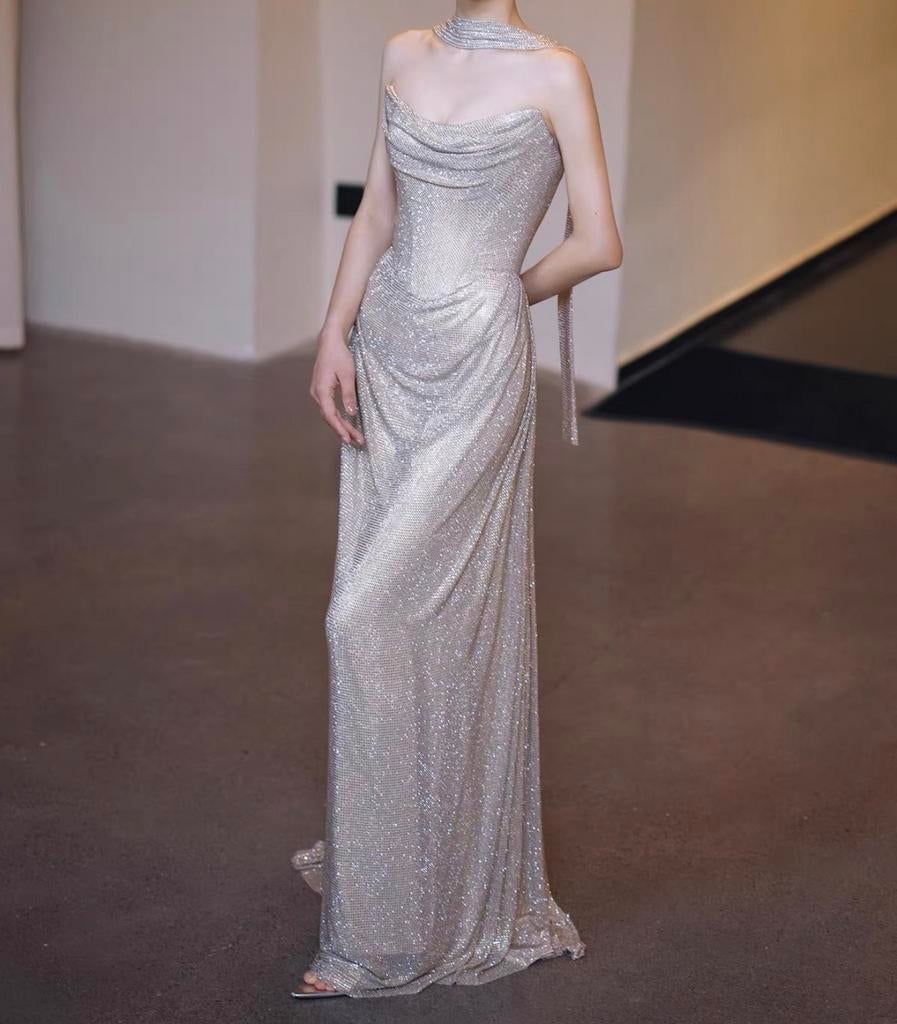 Zilverkleurige avondjurk met halter, Kleding | Dames, Jurken, Overige kleuren, Ophalen of Verzenden, Maat 36 (S), Gedragen