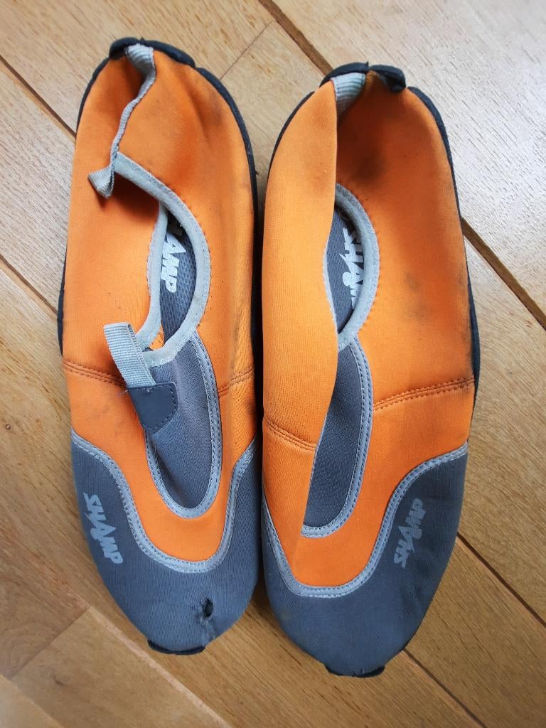 WK ORANJE VOETBAL Shamp waterschoenen oranje grijs maat 44, Ophalen of Verzenden, Nieuw, Oranje of Koningsdag