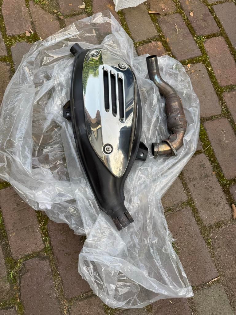 Originele uitlaat Vespa GTS 300 bj 2020 2022, Ophalen, Zo goed als nieuw