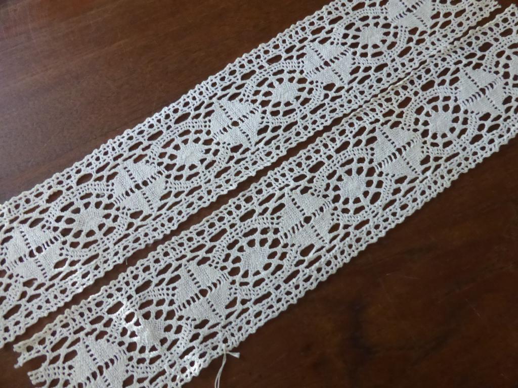 Antiek hand geklost kant 2x 50cm / 10cm breed * kussen / 54, Ophalen of Verzenden, Kant