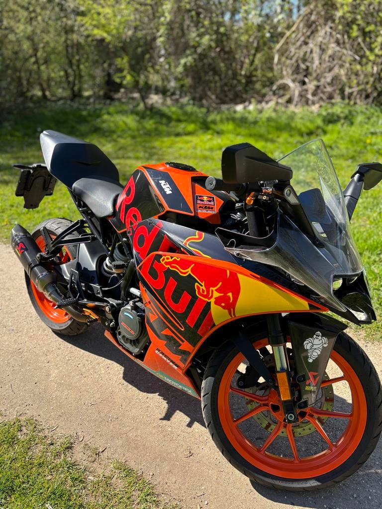 Red Bull KTM RC125 2019 Akrapovič A1, Motoren, Motoren | KTM, Sportuitlaat, Gebruikt, 11 kW of minder, Handgeschakeld