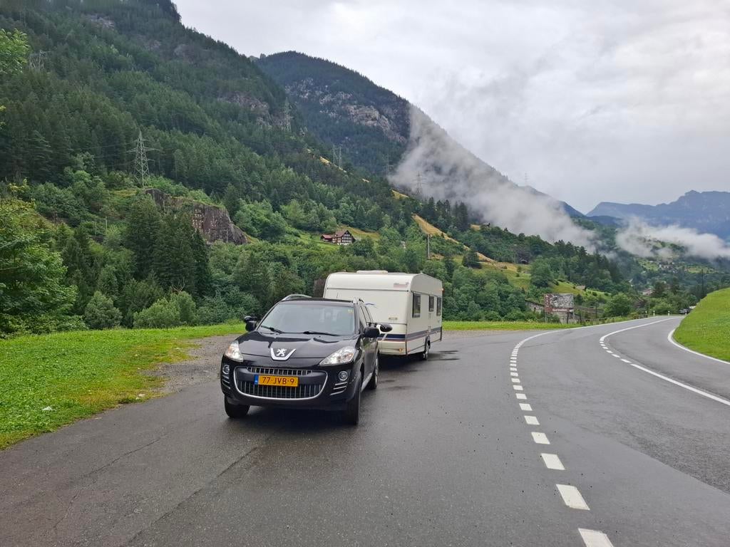 Peugeot 4007 2.4 16V 4WD 7P 2009 Zwart, Auto's, Peugeot, Zwart, 4 cilinders, 7 stoelen, Zwart