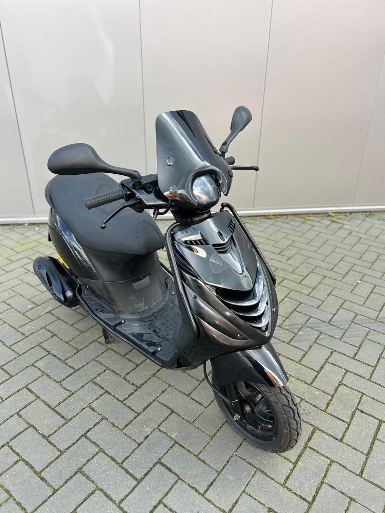 Piaggio zip 4t brom 45kmh incl garantie spotprijsje!, Piaggio, Piaggio, Ophalen of Verzenden, Zo goed als nieuw