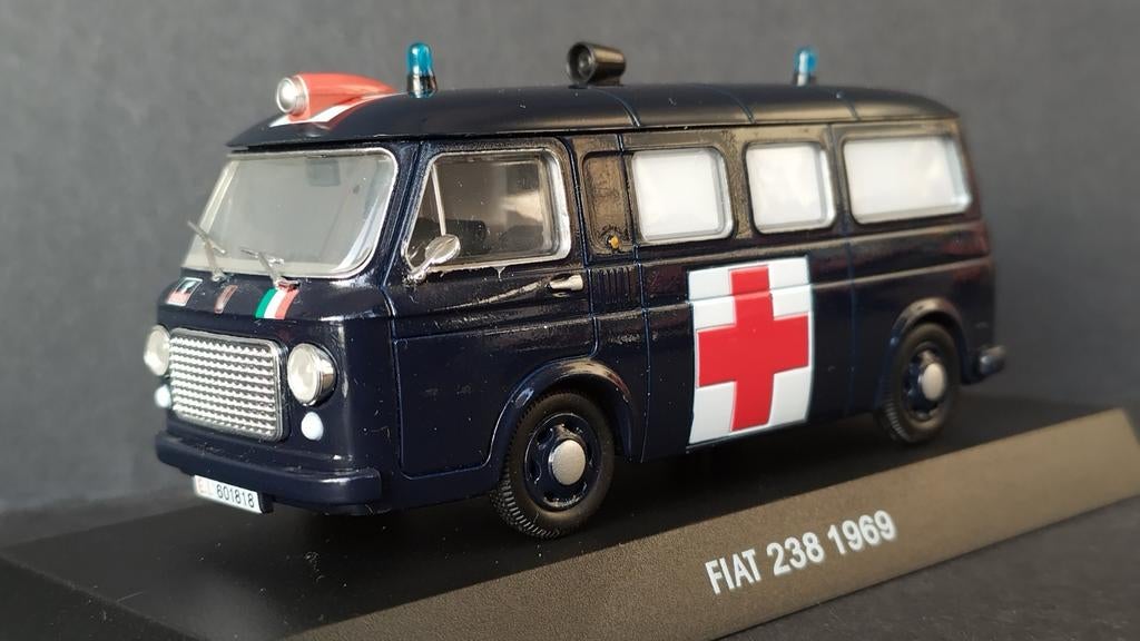 Fiat 238 Ambulance 1:43 D' Agostini Pol, Overige merken, Auto, Verzenden, Collection@dagostini.com