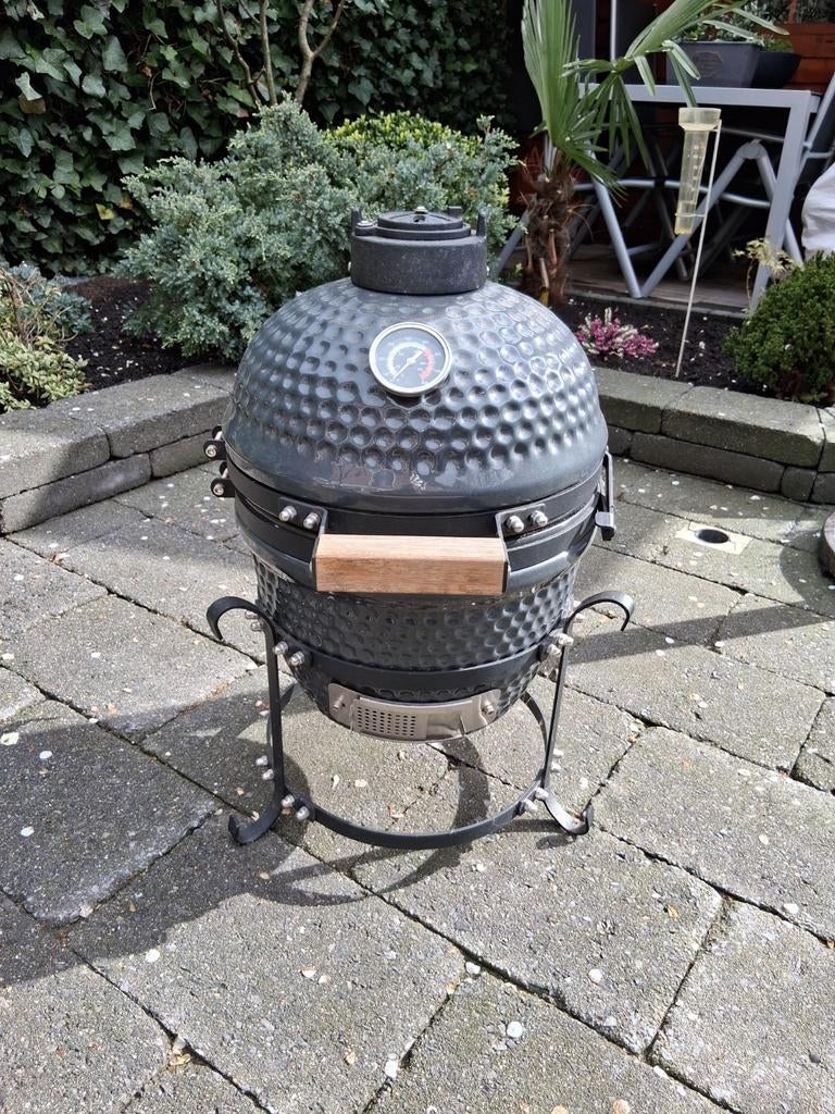 Te koop mooie houtskoolbbq soort egg !!, Tuin en Terras, Houtskoolbarbecues, Ophalen