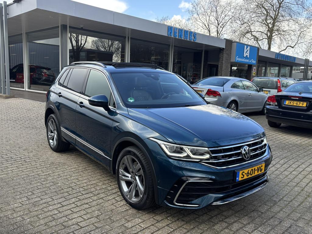 Volkswagen Tiguan 1.4 TSI eHybrid R-Line Business+ Pano ACC, Euro 6, 4 cilinders, Blauw, Hybride Elektrisch/Benzine