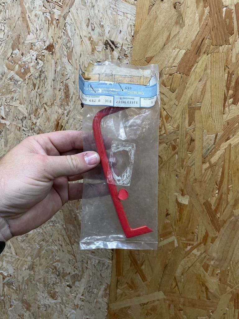 Golf 1 gti rode gril lijst onderdeel origineel vw nieuw, Ophalen of Verzenden, Nieuw, Voor, Volkswagen