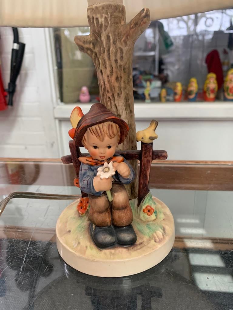 Lamp beeldje Goebel Hummel tafellamp figuurtje Just Resting, Ophalen of Verzenden, Zo goed als nieuw, Hummel