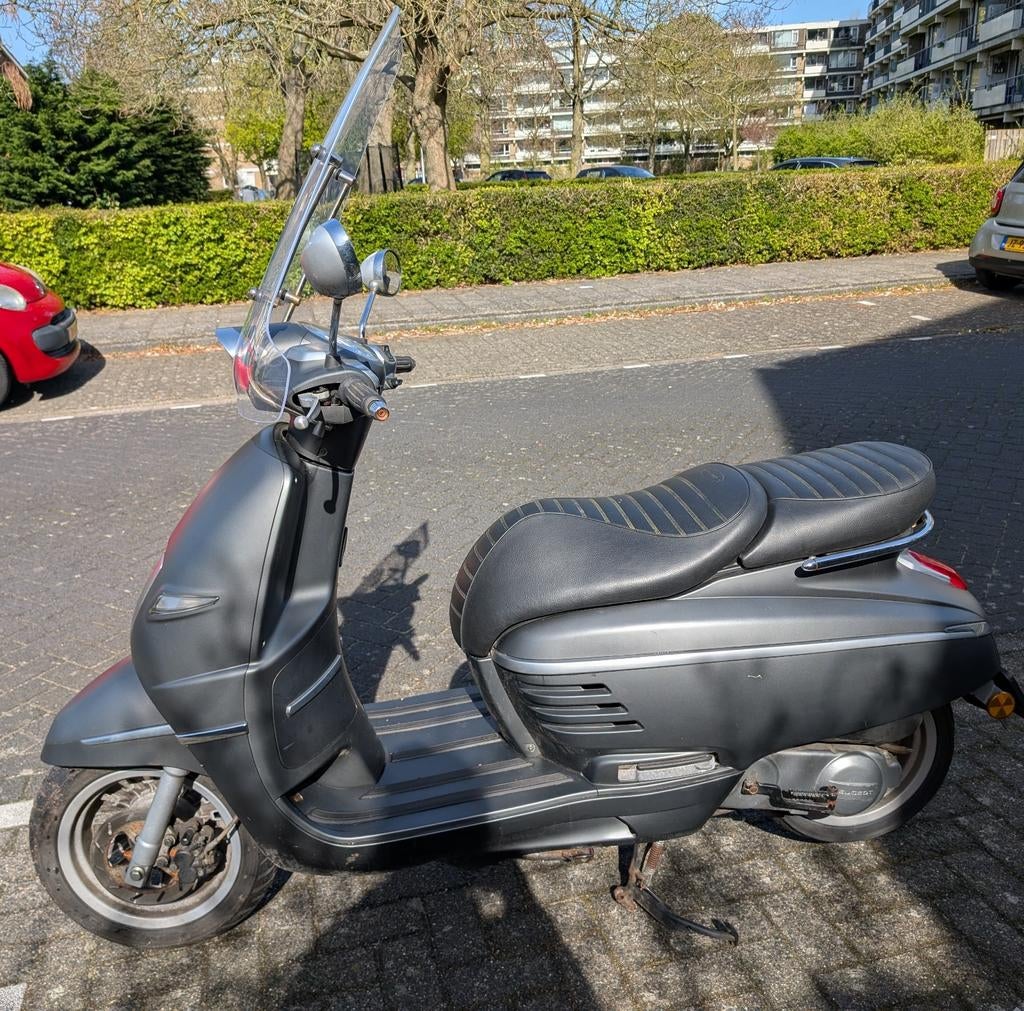 Peugeot Django (2017) met 4100 km op te teller, Fietsen en Brommers, Scooters | Peugeot, Ophalen, Gebruikt, Overige modellen, Maximaal 45 km/u