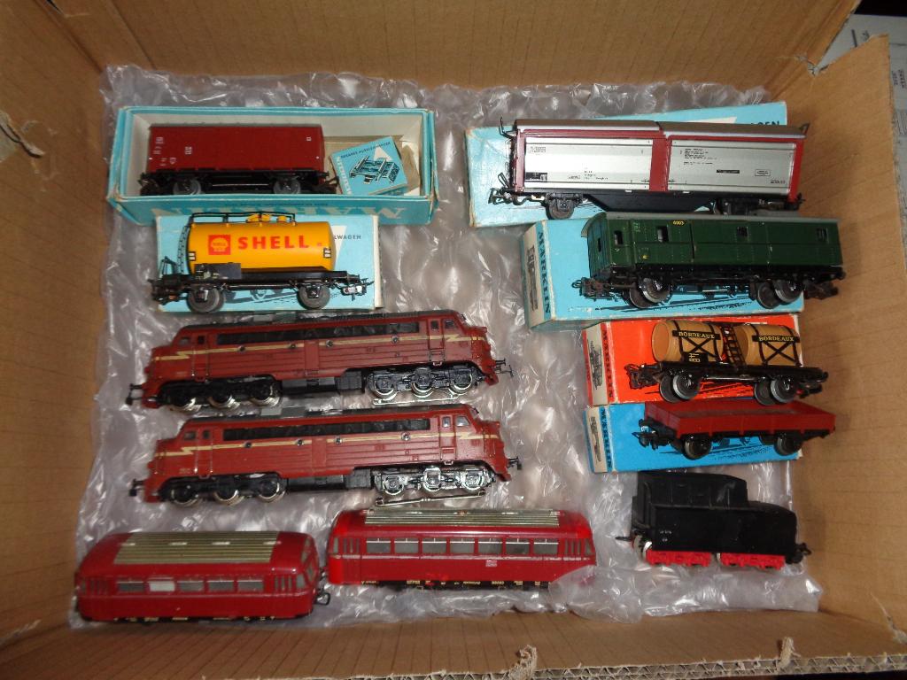 Märklin  treintjes 3068 - db 800  enz, Wisselstroom, Treinset, Verzenden, Zo goed als nieuw