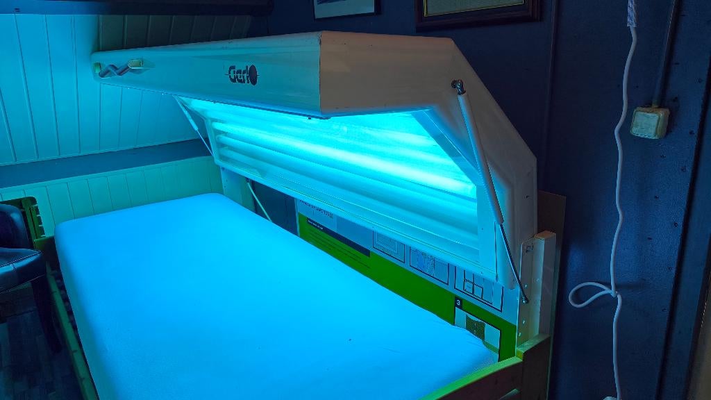 Zonnehemel, Ophalen, Gebruikt, Zonnebank enkelzijdig, 10 tot 15 lampen