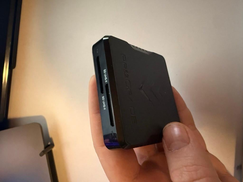 Prograde (dual slot) SD card reader, Ophalen of Verzenden, Zo goed als nieuw