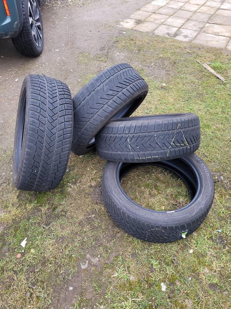 Setje winterbanden 215/15 R18 92 V, vredestein, Ophalen of Verzenden