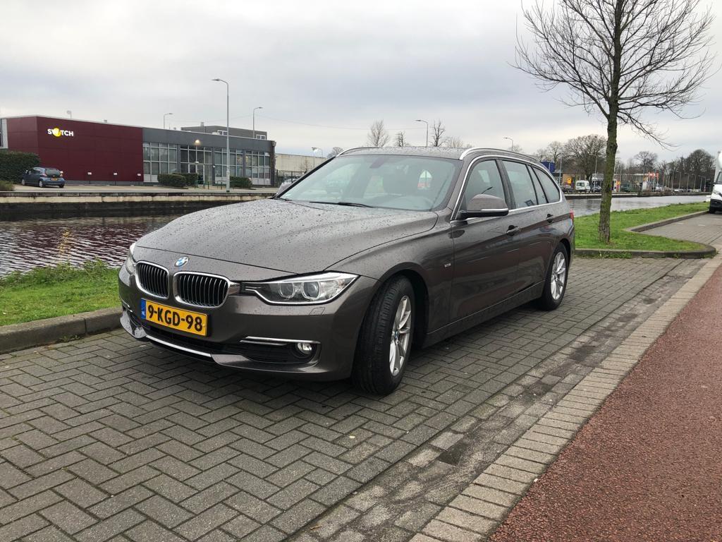 BMW 3-Serie 2.0 320D EDE Touring 2013 Bruin, Achterwielaandrijving, 1995 cc, Zwart, 4 cilinders