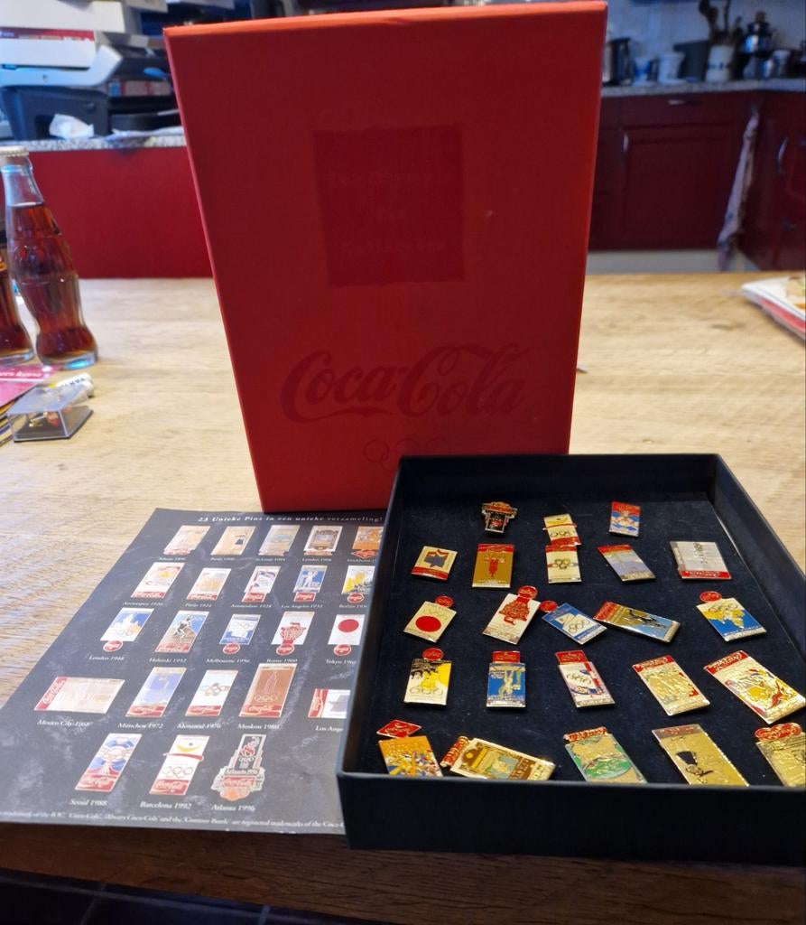 Coca-Cola verzameling: Pins, blikken, dienbladen & meer!, Ophalen of Verzenden