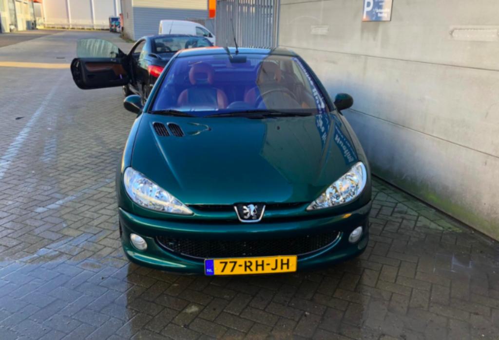 Peugeot 206 1.6 16V CC 2005 Roland Garros + NAP pas, Auto's, Voorwielaandrijving, Elektrische ramen, 4 cilinders, Cabriolet