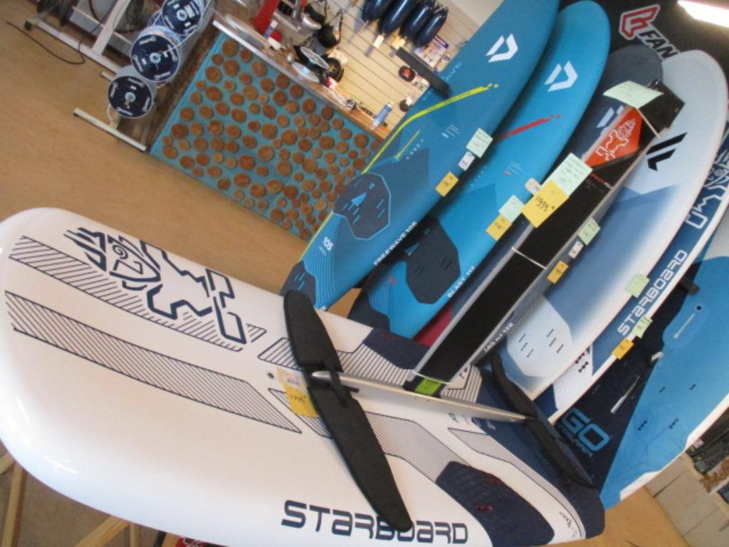 Starboard foil freeride150 l + starboard freeride foil 2, Ophalen, 7 m² of meer, Minder dan 250 cm, Nieuw