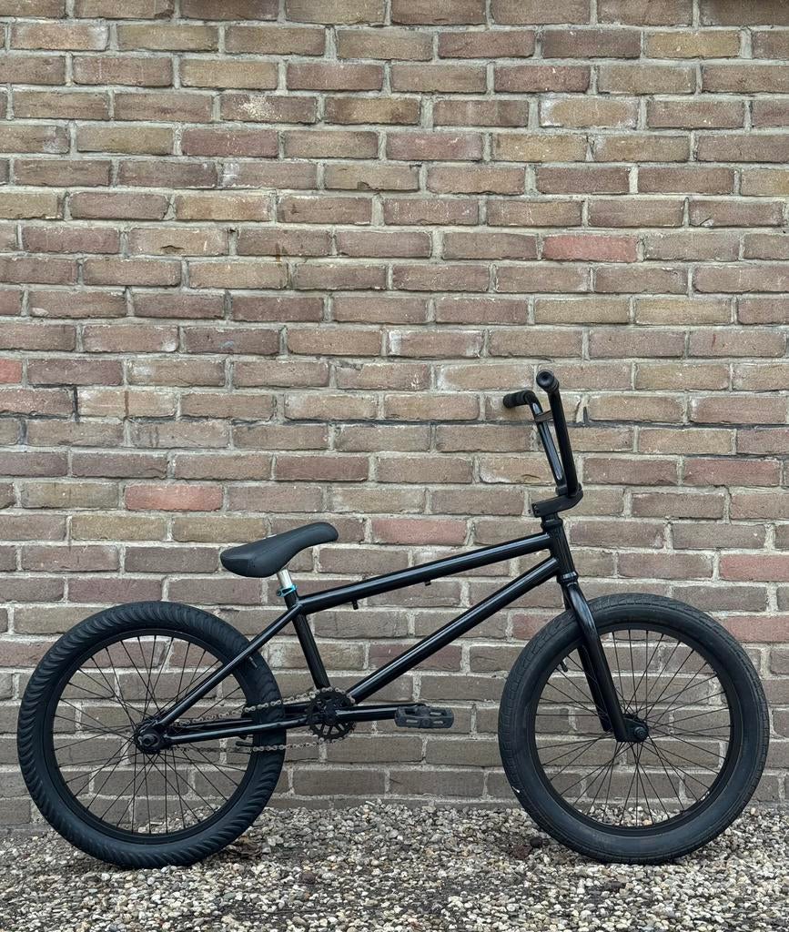 BMX CUSTOM 20.75” FREESTYLE fiets met toponderdelen en pegs, Fietsen en Brommers, Ophalen, 16 tot 20 inch, Zo goed als nieuw, Voetsteunen