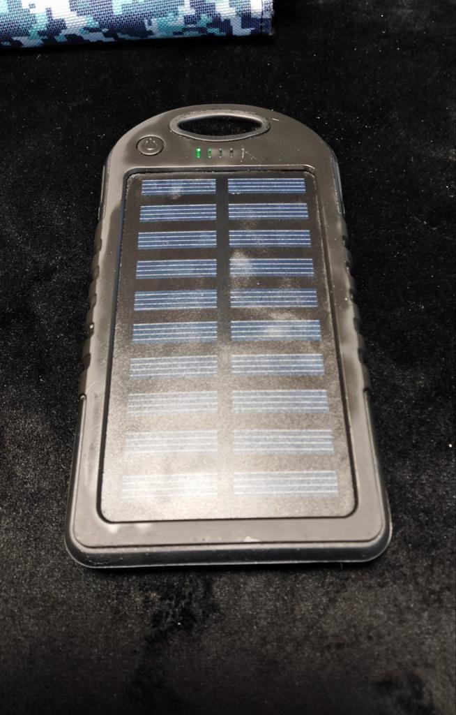 Draagbare Solar Powerbank - Nieuw!, Ophalen of Verzenden