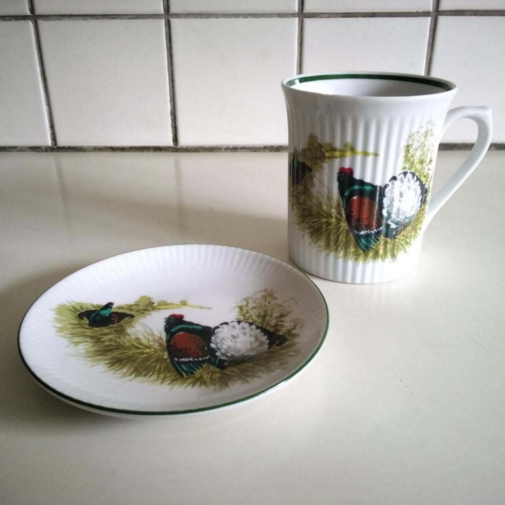 Graf von henneberg  mok en petitfours  kornhoender, Ophalen of Verzenden, Overige stijlen, Kop(pen) en/of Schotel(s)