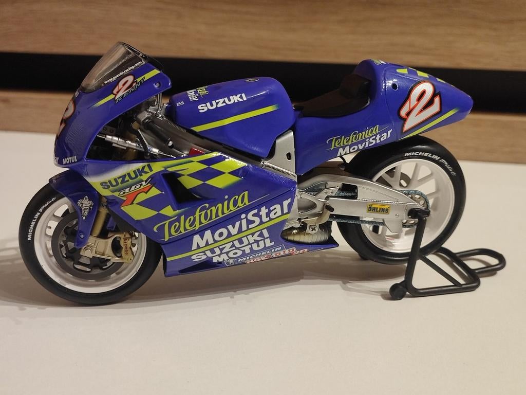 Minichamps: Suzuki RGV500 - Kenny Roberts jr. - GP500cc, Hobby en Vrije tijd, Modelauto's | 1:5 tot 1:12, Nieuw, Motor, 1:9 t/m 1:12