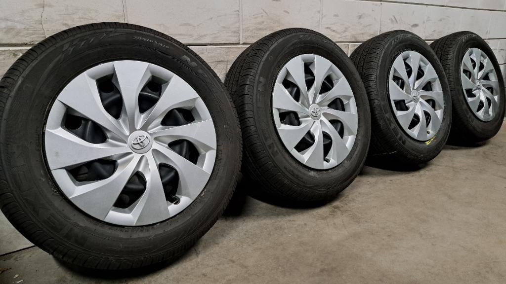 Nieuwe all-seasonbanden Yaris Cross 205/65/16 set is NIEUW!, Auto-onderdelen, Banden en Velgen, 16 inch, Banden en Velgen, Nieuw