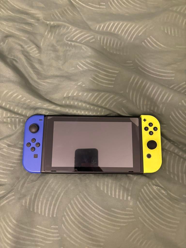 Nintendo switch + 17 games, Ophalen of Verzenden, Zo goed als nieuw
