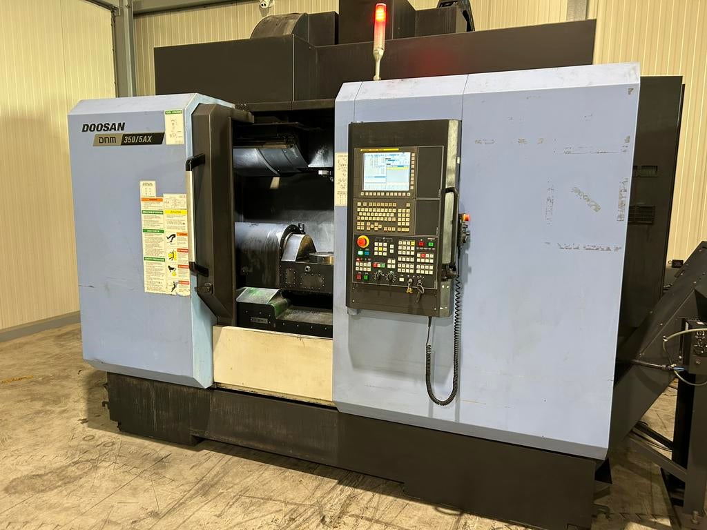 Doosan DNM 350 / 5AX, Ophalen of Verzenden, Zo goed als nieuw, Freesbank, Computergestuurd (Cnc)