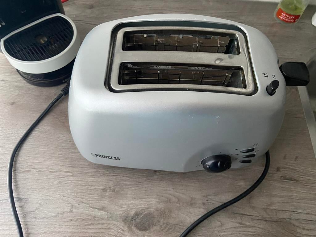 Goedwerkende Broodrooster bijna nieuw toaster, Witgoed en Apparatuur, Ophalen of Verzenden, Zo goed als nieuw