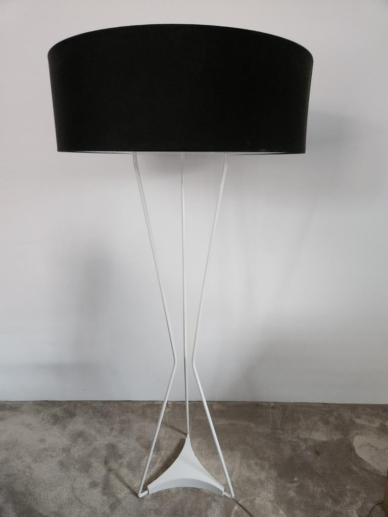 Estiluz design vloerlamp zwart/wit in keurige staat!, Huis en Inrichting, Lampen | Vloerlampen, Gebruikt, Ophalen