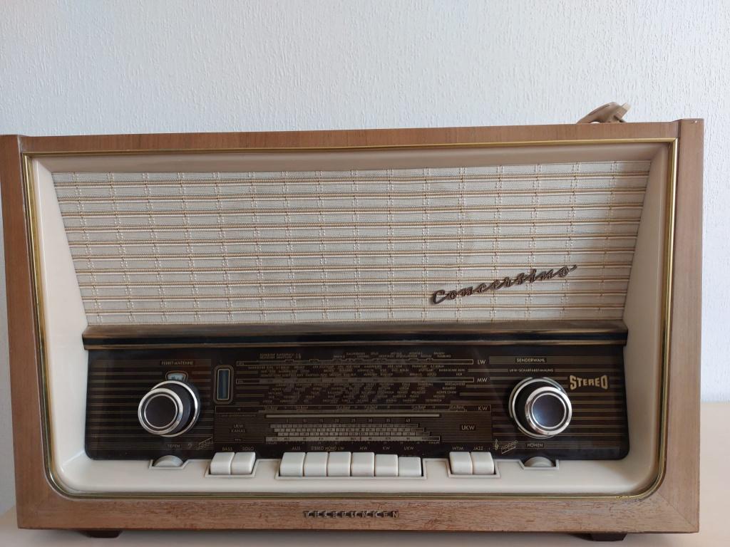 Prachtige vintage Telefunken Concertino 2093 Buizen radio, Antiek en Kunst, Ophalen