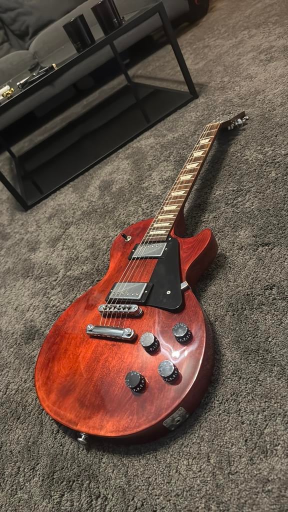 Gibson les paul studio zeer netjes wine red, Muziek en Instrumenten, Snaarinstrumenten | Gitaren | Elektrisch, Verzenden, Zo goed als nieuw