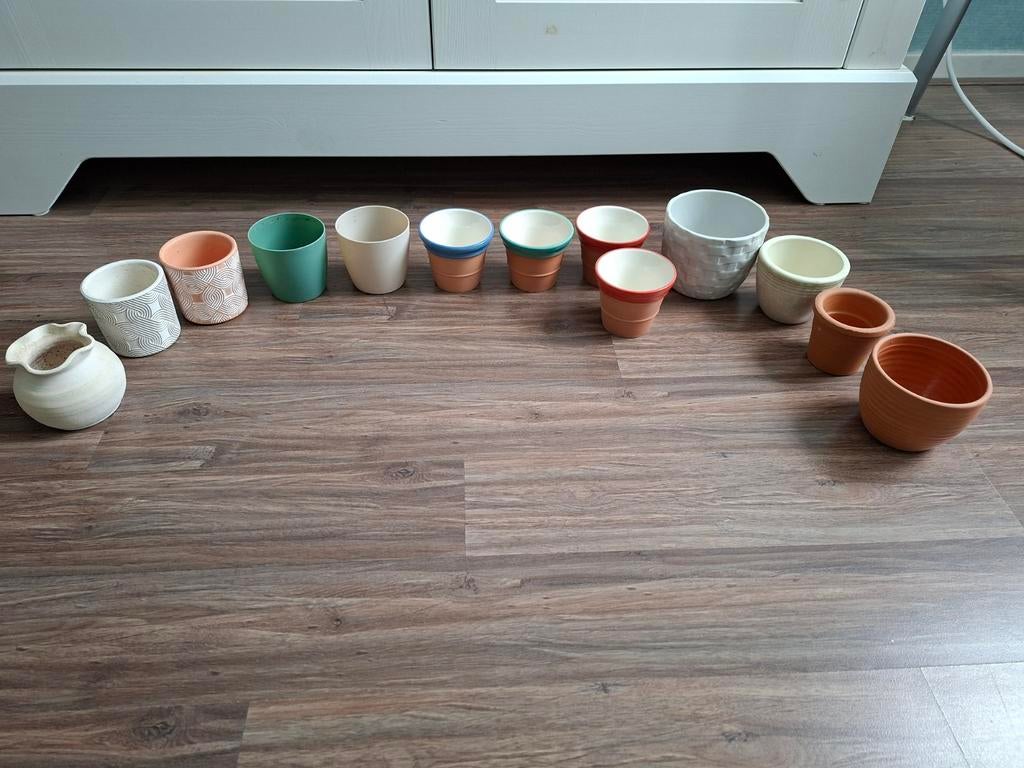 Kleine bloempotjes 13 stuks, Tuin en Terras, Overige materialen, Gebruikt, Rond, Binnen