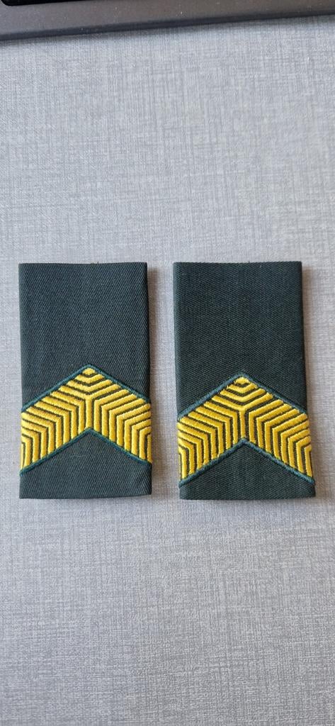 Korporaal epauletten DT 2000 overhemd, Ophalen of Verzenden, Landmacht, Nederland, Embleem of Badge